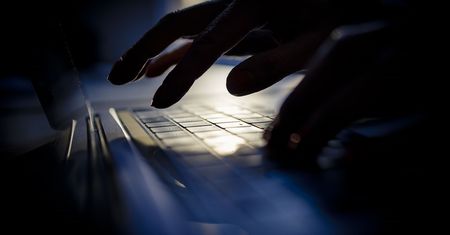 Uczelnia padła ofiarą cyberataku. Zagrożone dane i PESEL-e