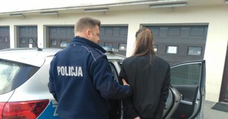 21-latka rzuciła się z nożem na seniorkę w sklepie. Pomogli świadkowie