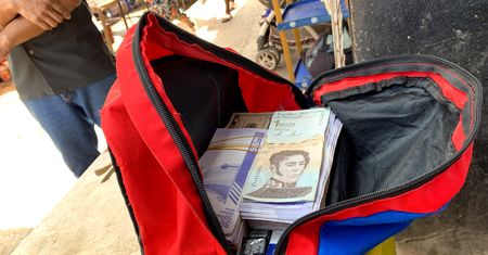 Boliwar wenezuelski zyskuje po schwytaniu Maduro przez siły USA. Kurs wciąż pod kontrolą państwa