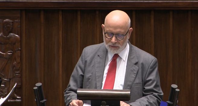 "Pilne oświadczenie" szefa KRRiT. Reaguje na krytykę innego członka Rady