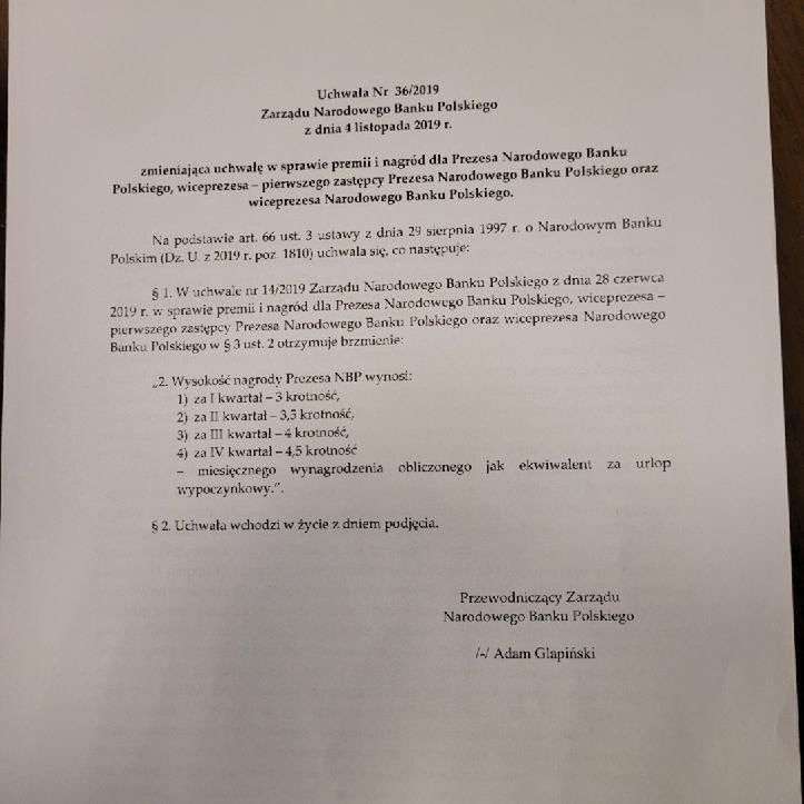 Uchwała dot. premii dla prezesa NBP