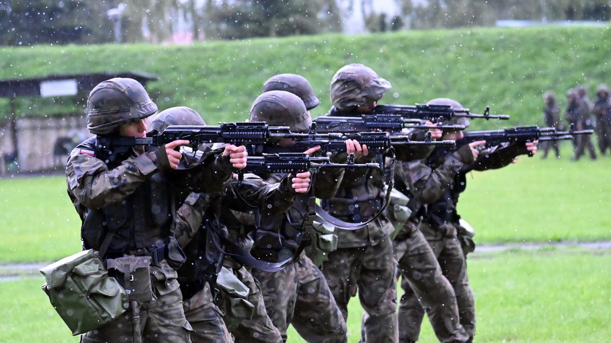 szkolenie �o�nierzy
Marcin Bielecki
12 Brygada Zmechanizowana, 12BZ, �wiczenia, Dobrowolna Zasadnicza S�u�ba Wojskowa, DZSW, strzelanie, wojsko, wojskowe, zaj�cia, �o�nierze