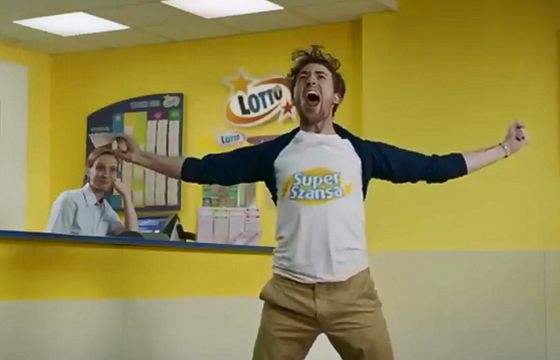 Totalizator Sportowy ze sportowymi emocjami reklamuje grę Super Szansa (wideo)