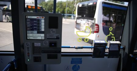 Kontroler pobity przez pasażera. Ma wstrząśnienie mózgu