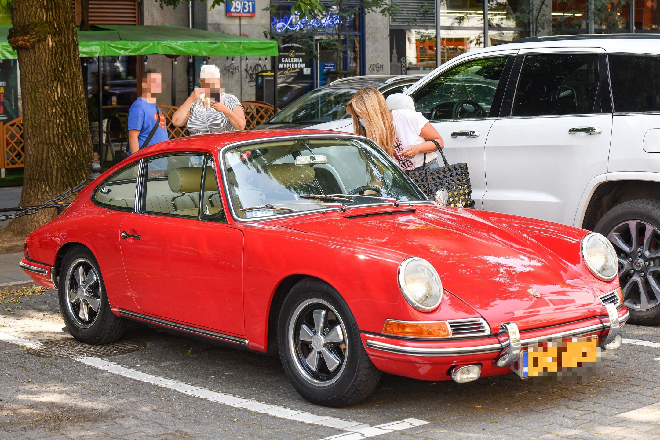 Joanna Przetakiewicz opuszcza studio "DDTVN" porsche wartym 800 tysięcy