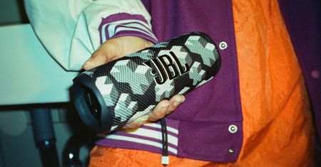 Głośnik Flip 6 w edycji specjalnej. To efekt współpracy JBL z pewnym DJ-em