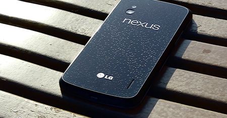 Nexus 4, czyli prawdopodobnie najmilej wspominany smartfon w historii Google'a [Podróż w czasie]