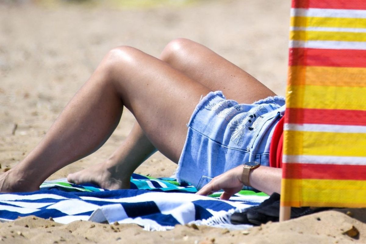 Częsty "wybryk" na plaży. Prawnik ostrzega przed konsekwencjami