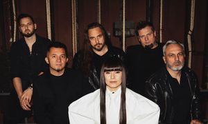 "Muzyka ma łączyć". 30 lat, 24 nowe piosenki i Eurowizja na horyzoncie. Łzy nie zwalniają [WYWIAD]