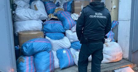 Podrabiana odzież w Pile i Trzciance. Wartość 10 mln zł