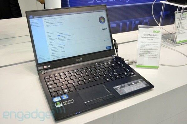 Acer TravelMate 8481 (fot. Engadget)