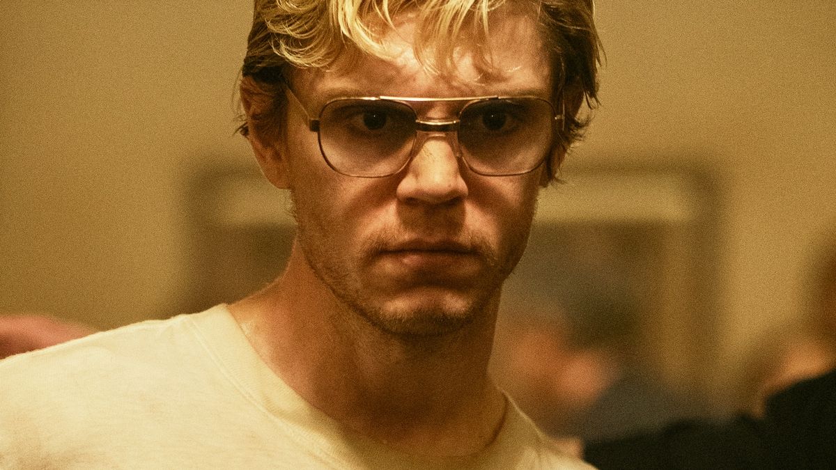 "Dahmer" jest krytykowany przez widzów i rodziny ofiar mordercy