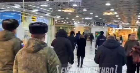 Nalot na centrum handlowe. Wyszli na zakupy, wrócili jako żołnierze