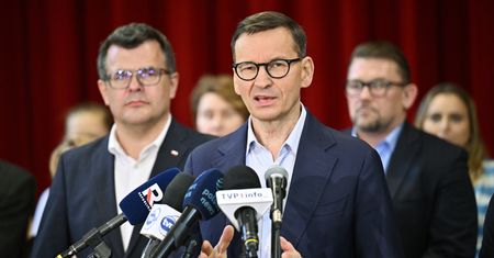 Bosak tak, Sasin nie. Morawiecki ogłasza plan na nowy rząd