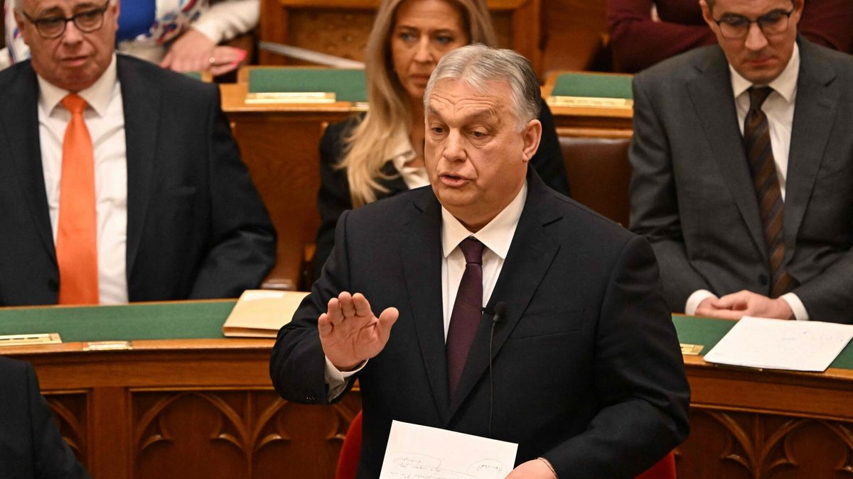 Archiwum zagraniczne East News 2026-02
Hungarian Prime Minister Viktor Orban gestures as he addresses a speech before the agenda in the main hall of the parliament building during the spring session of the Hungarian Parliament in Budapest, Hungary, on February 23, 2026. The nationalist leader is facing the toughest challenge since returning to power in 2010, with his Fidesz party trailing the opposition TISZA party in opinion polls ahead of parliamentary elections on April 12, 2026. (Photo by Attila KISBENEDEK / AFP)
ATTILA KISBENEDEK