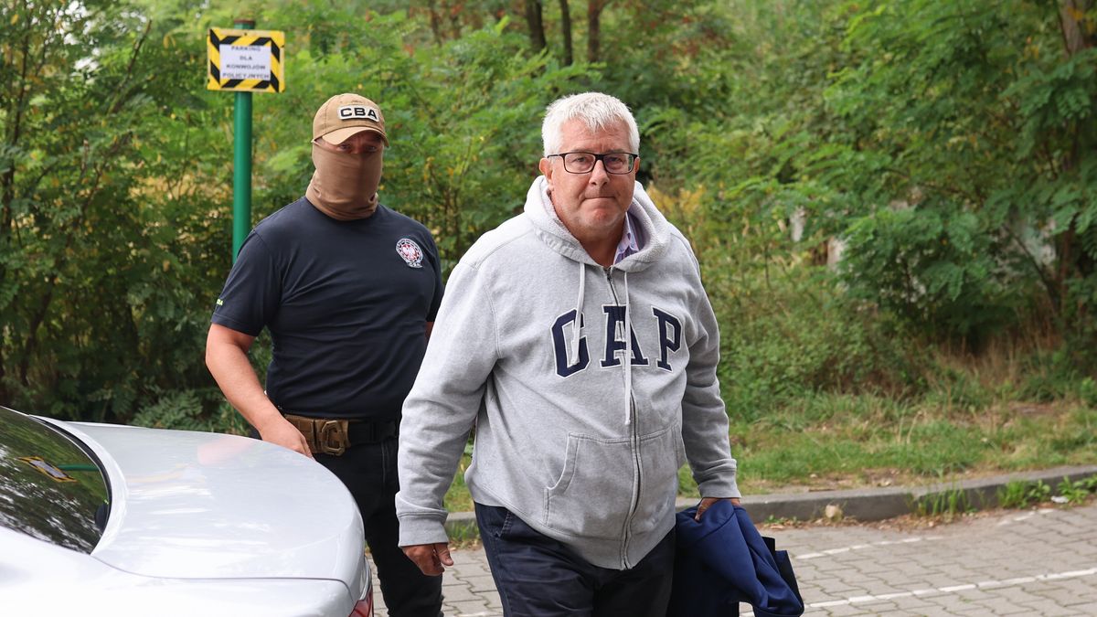 Ryszard Czarnecki
Micha� Meissner
prokuratura, prokuratura krajowa, siedziba, wydzia� zamiejscowy Prokuratury Krajowej, eurodeputowany, europose�, PiS, polityk, polityka, zatrzymanie, zatrzymany