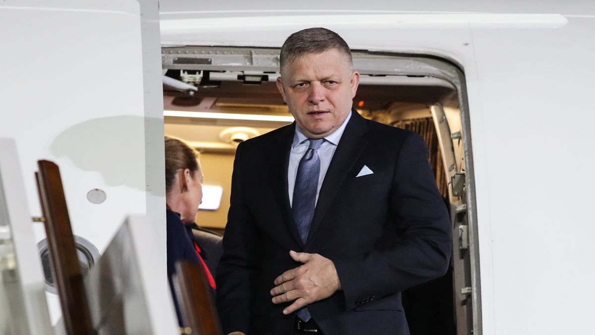 MOSCOW, RUSSIA - MAY 08: (----EDITORIAL USE ONLY - MANDATORY CREDIT - 'ANATOLIY MEDVED / HOST PHOTO-RIA NOVOSTI / POOL' - NO MARKETING NO ADVERTISING CAMPAIGNS - DISTRIBUTED AS A SERVICE TO CLIENTS----) Slovakian Prime Minister Robert Fico arrive in Moscow to attend the celebrations of the 80th anniversary of Victory in the Great Patriotic War of 1941-1945, in Moscow, Russia on May 08, 2025. (Photo by Anatoliy Medved / RIA Novosti/Anadolu via Getty Images)