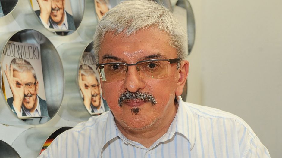 TVP musi usunąć artykuły o Marku Niedźwiedzkim. Jest decyzja sądu