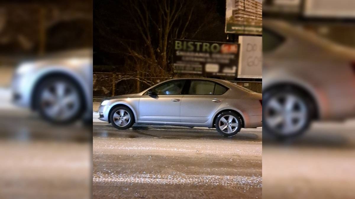 Samochód niemogący ruszyć na śliskiej jezdni