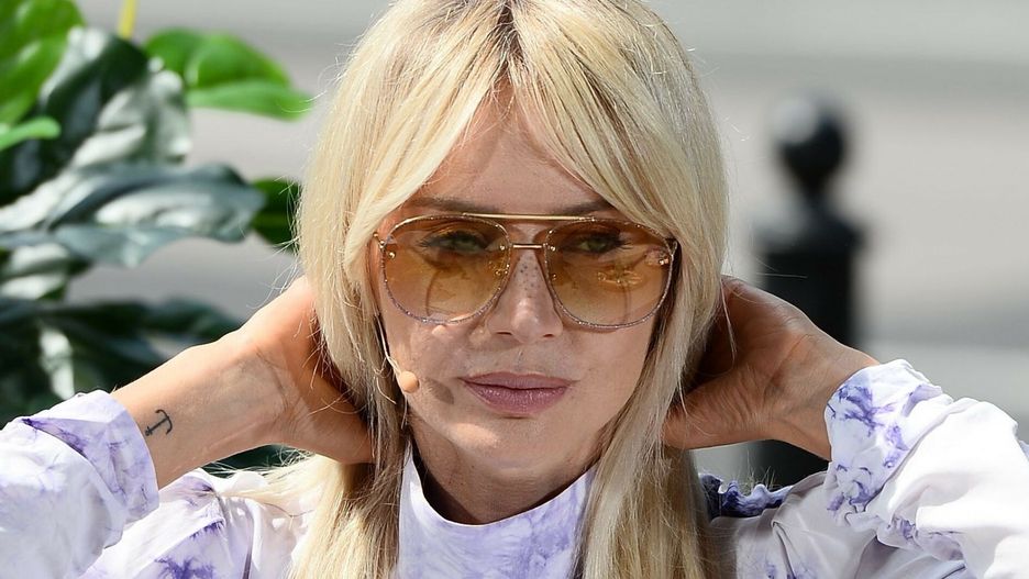 Agnieszka Wo?niak-Starak przed studiem DDTVNPHOTO: VIPHOTO/EAST NEWS  WARSZAWA 11.07.2021 ZNANI PRZED STUDIEM DZIEN DOBRY TVN N/Z: AGNIESZKA WOZNIAK STARAKVIPHOTO