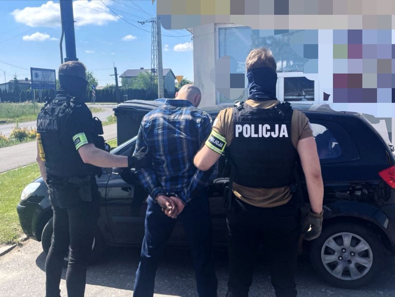 Z bronią w ręku napadł na stację paliw w Skierniewicach. Wpadł, gdy kilka godzin później przyszedł przeprosić