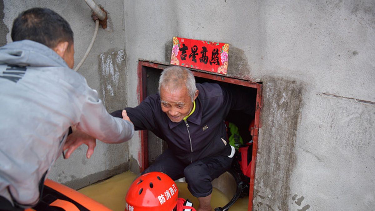 Przez Chiny przetaczają się burze. Niszczycielski żywioł rujnuje pola uprawne i łamie drzewa (zdjęcie ilustracyjne)