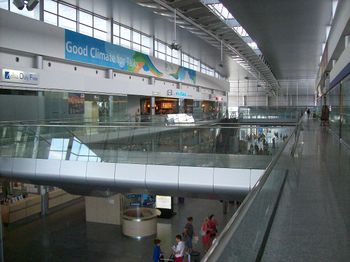 Poznań: Spacer po Ławicy. Zaglądamy w zakamarki lotniska