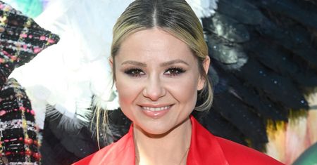Anna Karwan błyszczy w czerwonym garniturze. Wybrała modny zestaw