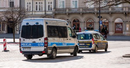Czujne oko klientki i policjanci pomogli w powrocie do domu seniorowi