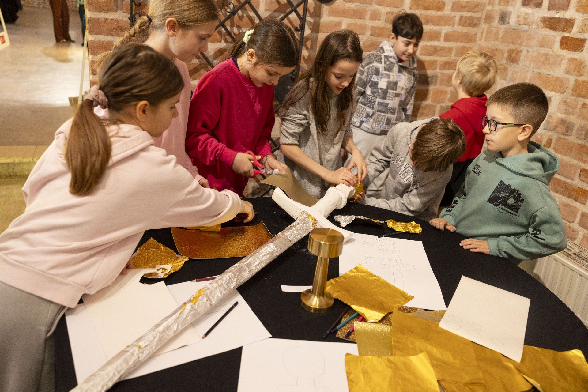 &#34;Moda z przeszłości, odpowiedzialność za przyszłość!&#34;.