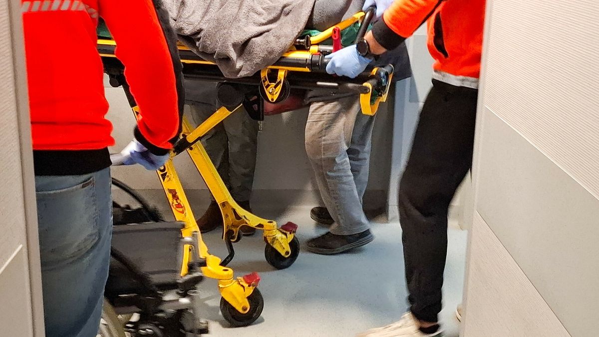 Reporter archiwum 2025 04
11.04.2025 Lodz. Centralny Szpital Kliniczny Uniwersytetu Medycznego - tzw. szpital CKD. Kolejki do lakrzy specjalistow. Fot. Piotr Kamionka/REPORTER
Piotr Kamionka/REPORTER