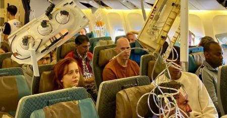 Pasażerowie "unieśli się w powietrze". Jeden zmarł. Raport z Boeinga 777-300ER