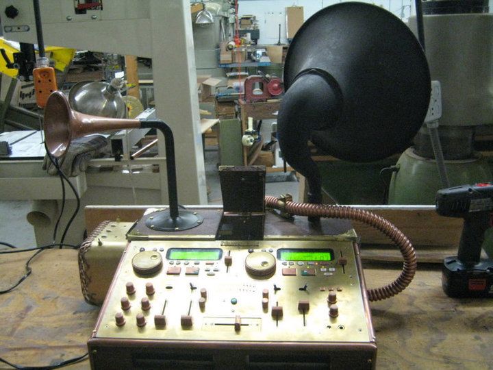 Steampunk-DJ-set-up