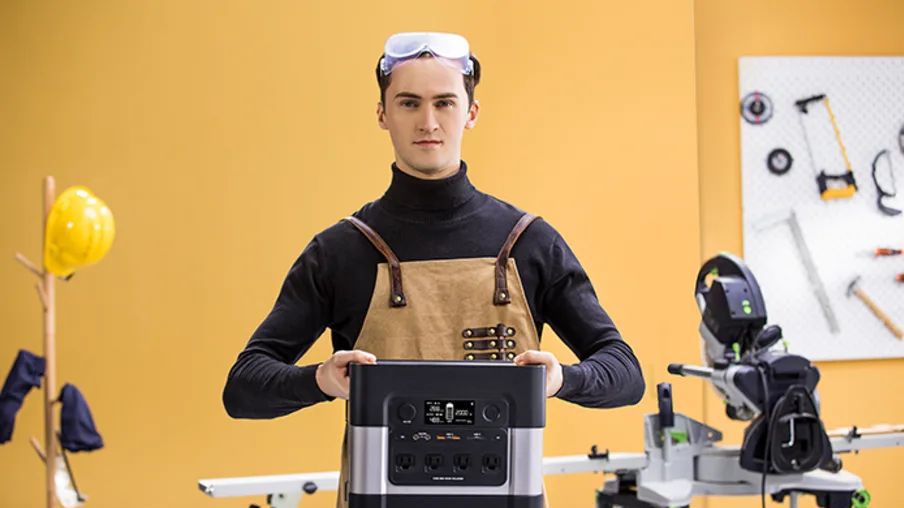 Ile powerbanków potrzeba do naładowania 200 razy iPhone'a 12? Jeden 1