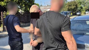 Warszawa: Po zatrzymaniu dilera dotarli do magazynu i jego kolegi. Jeden dostał dozór, drugiego aresztowali