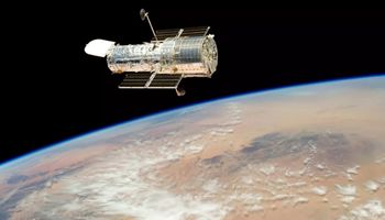 Teleskop Hubble’a wkrótce spadnie na Ziemię. To może być niebezpieczne