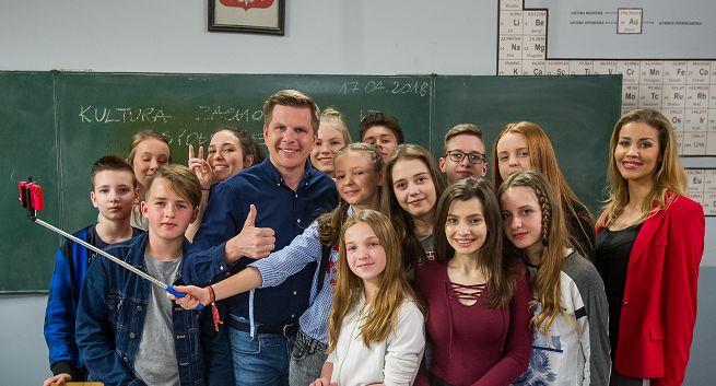 Filip Chajzer gwiazdą odcinka „Szkoły” w TVN. Zawalczy z hejtem w internecie