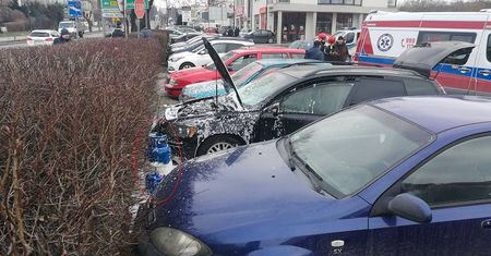 Pożar samochodu w Kraśniku. Kierowca postanowił ogrzać się butlą z gazem