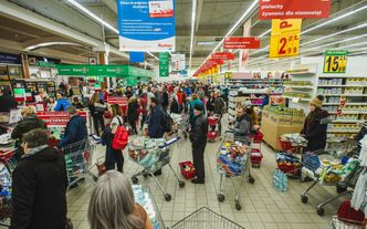 Polacy za to zapłacą. Tyle będzie nas kosztować przywrócenie VAT-u na żywność