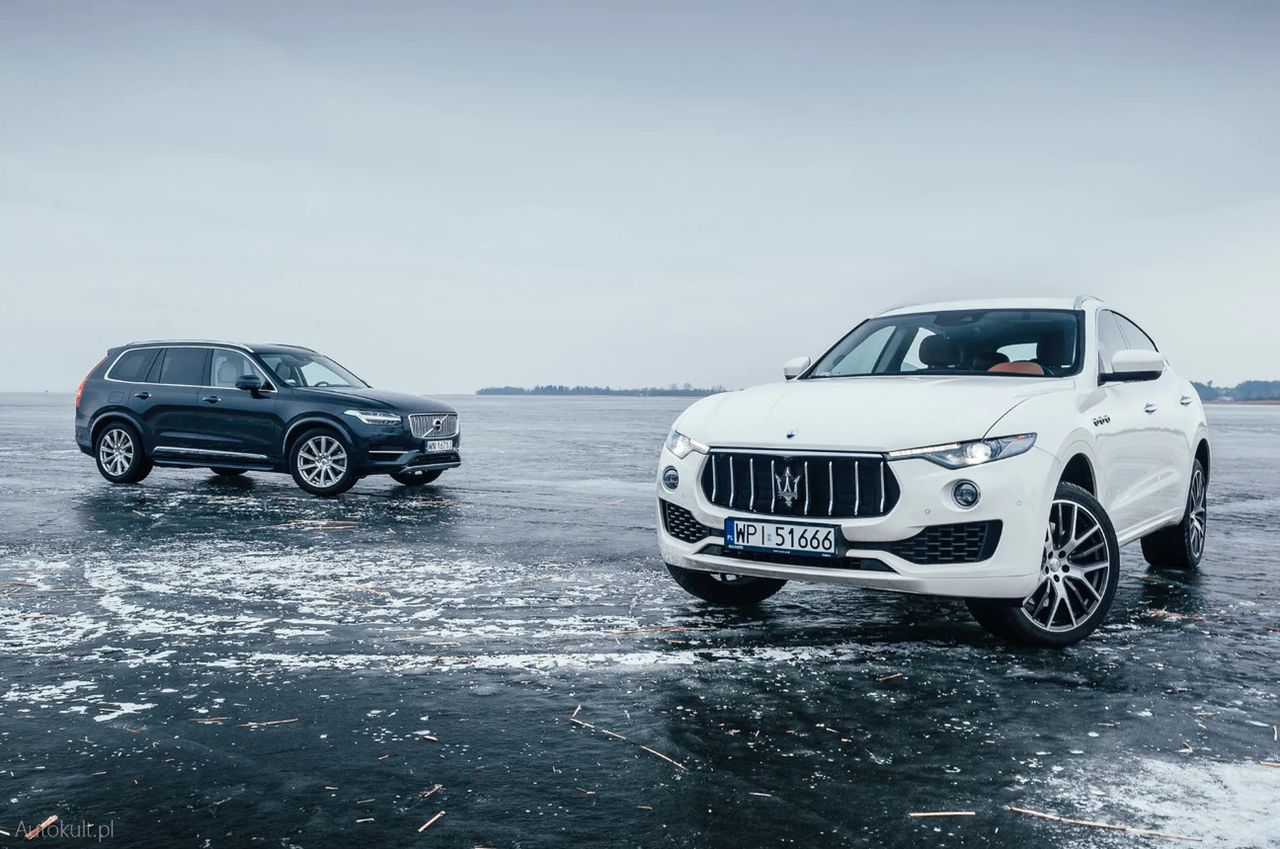 Jazda autem po zamarzniętym jeziorze. Czy to w ogóle legalne? I co z bezpieczeństwem?