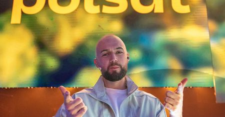 Muzyczny mistrz z Torunia na kanapie "halo tu Polsat!"