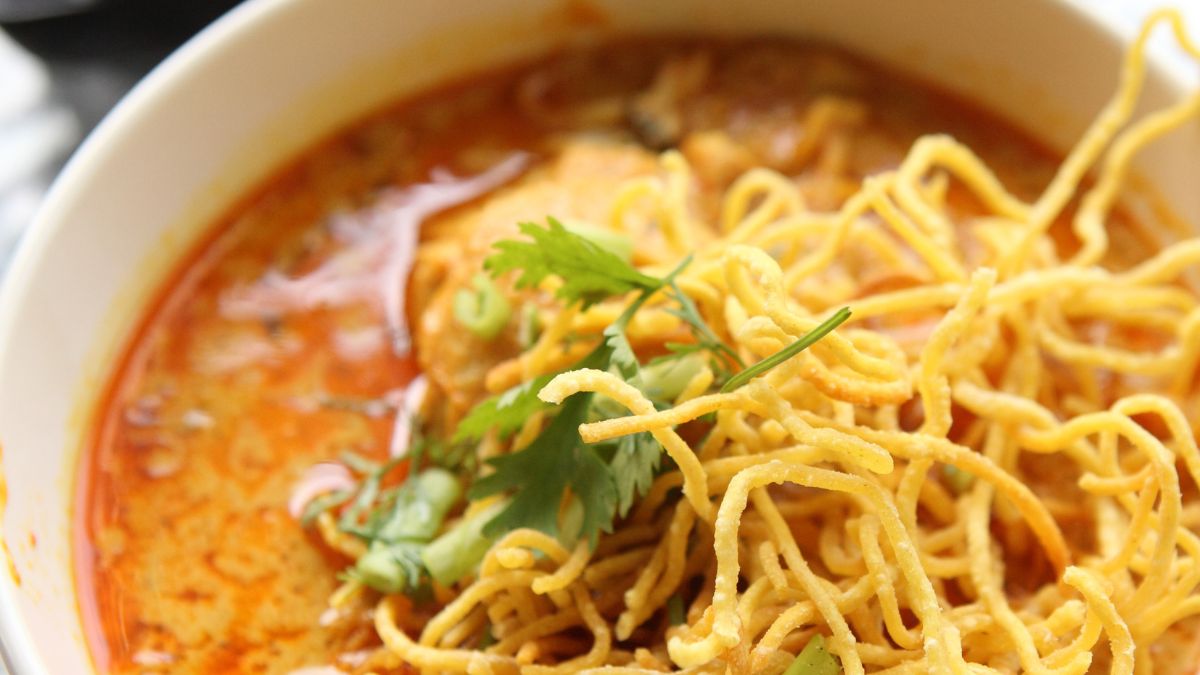 Zupą czerwone curry z kotletami sojowymi najesz się do syta 