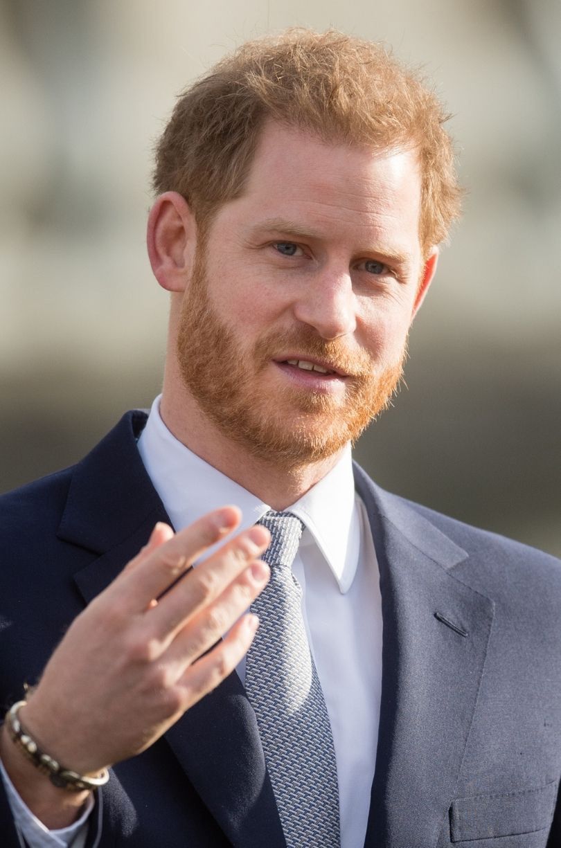 Książę Harry broni "The Crown"