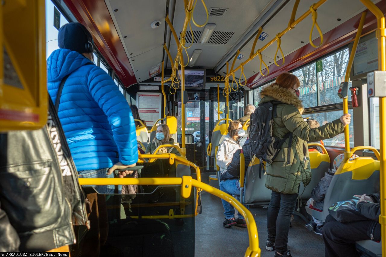 Miejsce w autobusie może wpływać na ryzyko zakażenia koronawirusem
