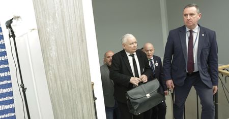 Hołownia wreszcie "wyrówna" status Kaczyńskiego? "To nieakceptowalne"