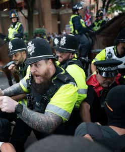 Starcia z policją w Wielkiej Brytanii. Protesty antyimigranckie