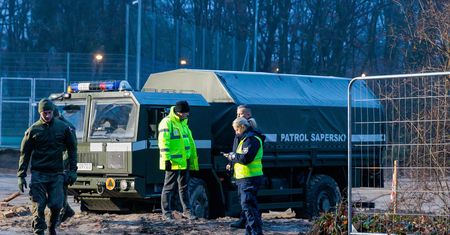 Niewybuchy na terenie lotniska we Wrocławiu. Wezwano saperów
