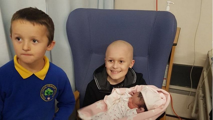 Chłopiec doczekał narodzin młodszej siostry