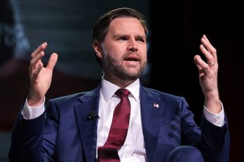 USA wycofują finansowanie dla Ukrainy. JD Vance tłumaczy decyzję