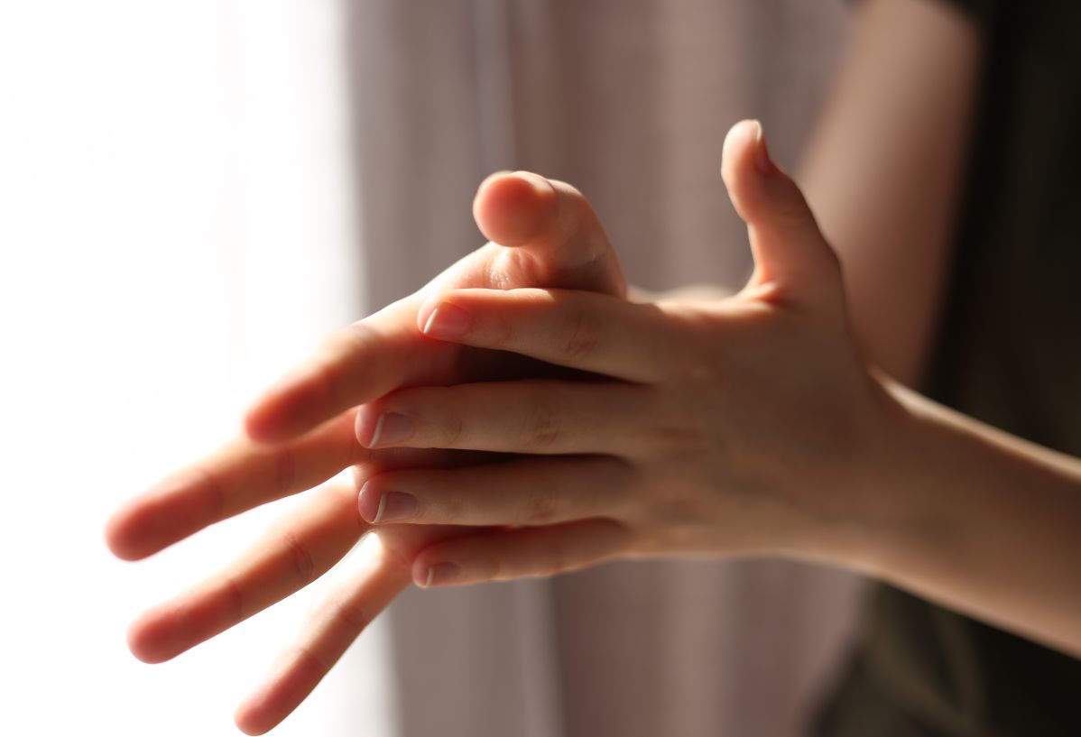 Warto mieć przy sobie antybakteryjny żel do rąk.